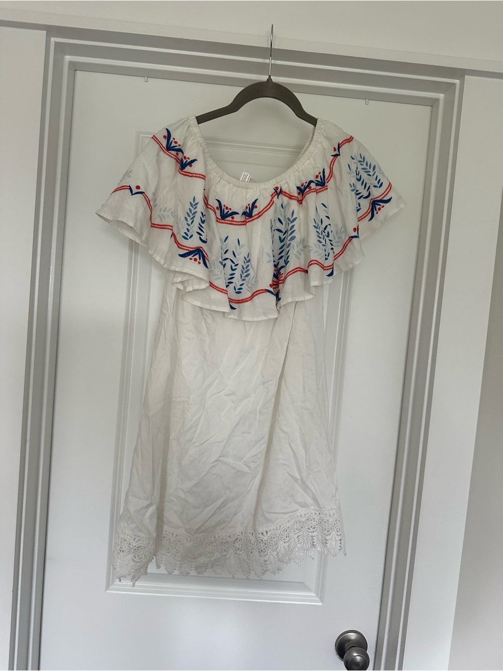 Women’s SAHA coverup/dress. Off the shoulder with lace bottom detailing.